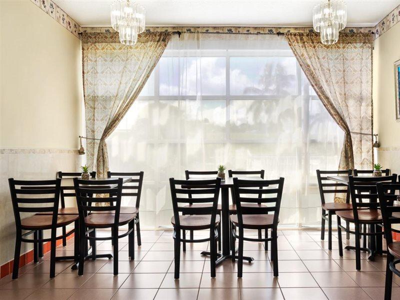 Belmont Inn & Suites Florida City Exteriér fotografie