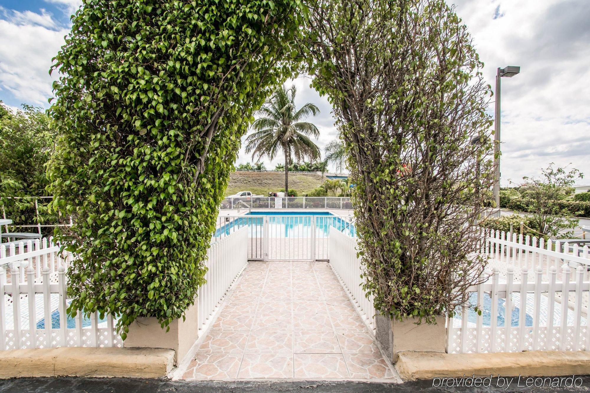 Belmont Inn & Suites Florida City Exteriér fotografie